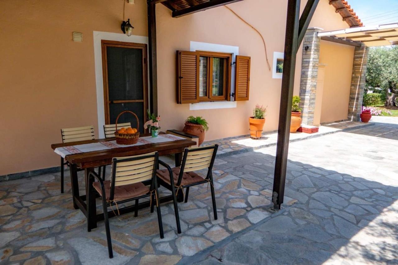 Small Paradise Nikiti  Exterior photo