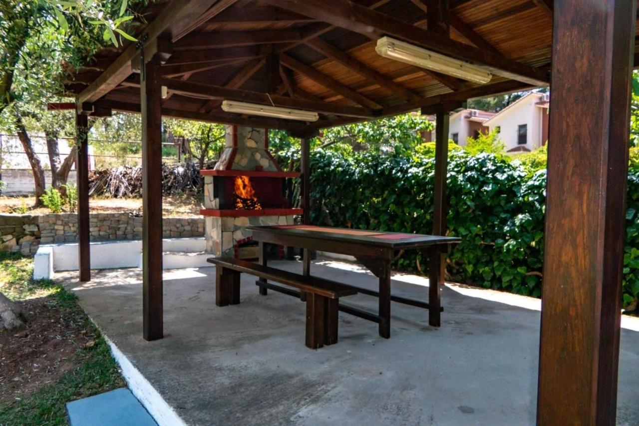 Small Paradise Nikiti  Exterior photo